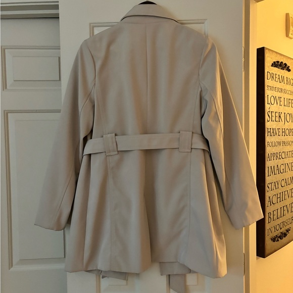 Gorgeous Merona Tan Jacket Size Medium - Picture 2 of 3